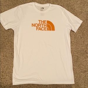 Men’s NORTHFACE TSHIRT never worn due to wrng size